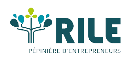 Logo de RILE, avec un arbre et le texte "RILE" en bleu et vert.