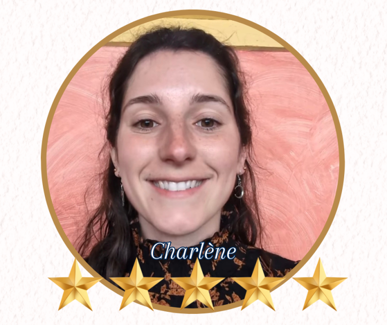 Portrait de Charlène avec un fond coloré et cinq étoiles dorées en dessous.