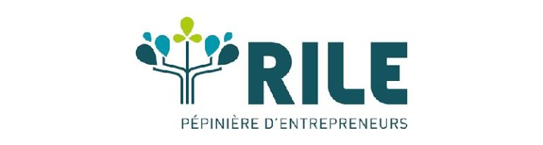 Logo de RILE, avec un arbre et le texte "RILE" en bleu et vert.