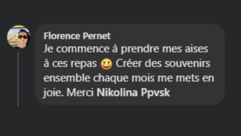 Commentaire sur un moment convivial entre femmes dans un restaurant avec un service parfait.