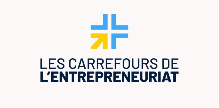 Logo des Carrefours de l'Entrepreneuriat, avec des flèches et le texte en bleu et noir.