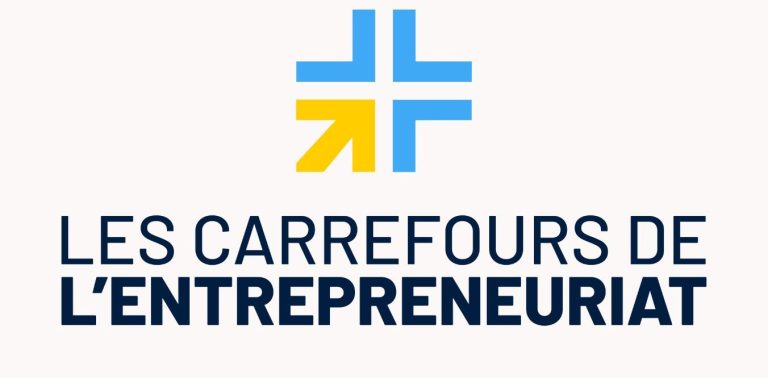 Logo des Carrefours de l'Entrepreneuriat, avec des flèches et le texte en bleu et noir.