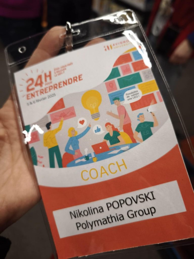 Badge avec nom "Nikolina POPOVSKI", rôle "Coach" -Université d'Avignon - 24 h pour entreprendre