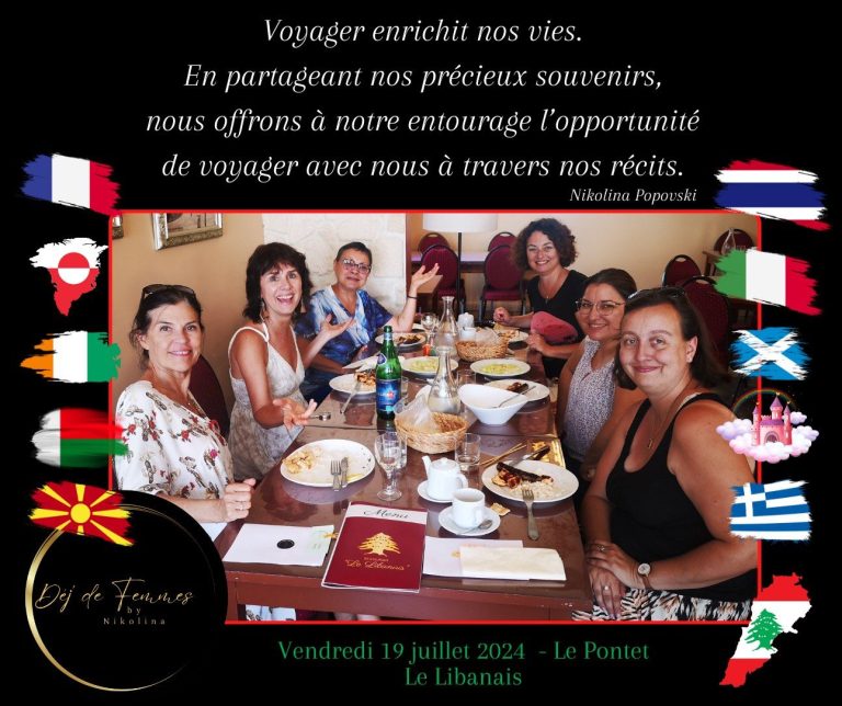 Groupe de femmes se réunissant pour partager des souvenirs et des expériences sur les voyages.