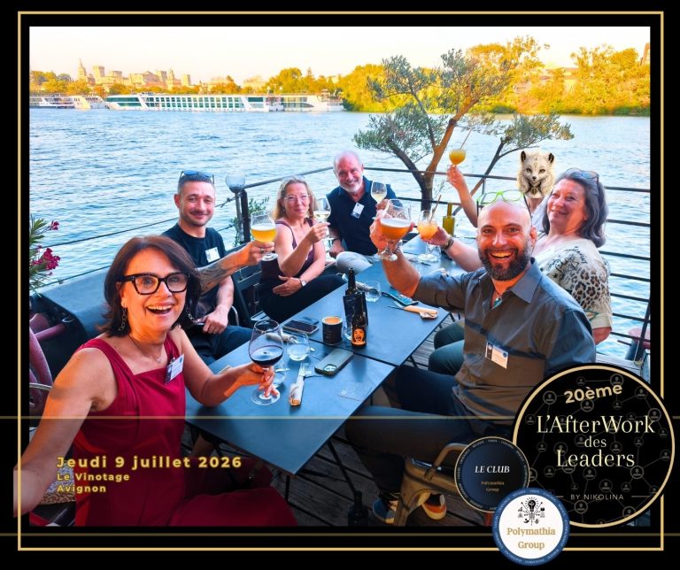 L'AfterWork des Leaders - 20ème - Jeudi 9 juillet 2026 - Péniche le Vinotage à Avignon Groupe de personnes souriantes levant des verres au bord de l'eau.