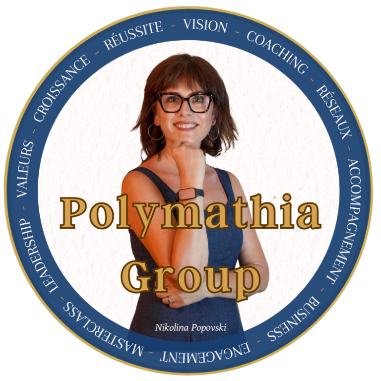 Nikolina Popovski - Femme souriante avec des lunettes, posant, entourée de mots inspirants et du logo Polymathia Group.