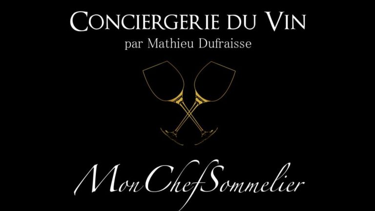 Logo Partenaire Logo d'Emotion en Provence écrit en noir et rouge avec Mon Chef à domicile et la Conciergerie du Vin par Mathieu Dufraisse
